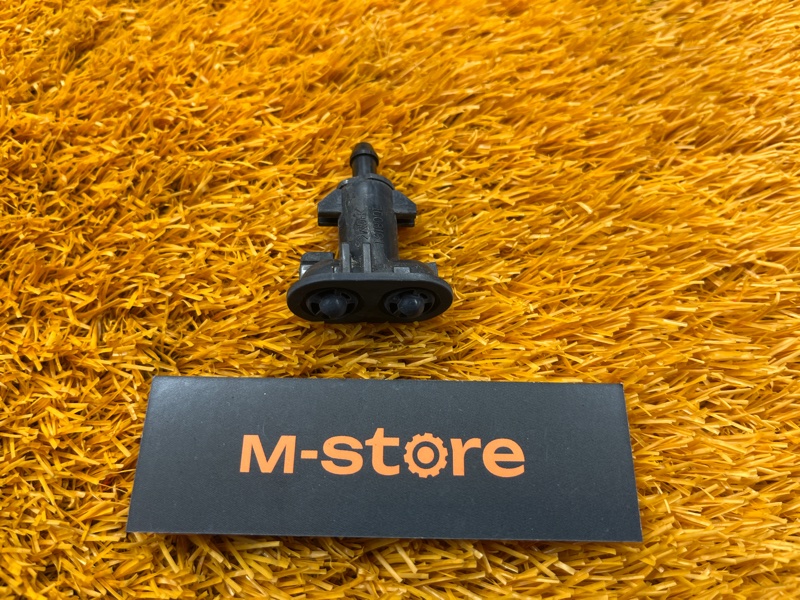 Форсунка омывателя фары, 1000 рублей, Красноярск