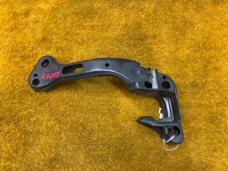 Кронштейн КПП, 500 рублей, Красноярск