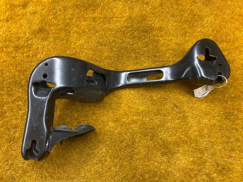 Кронштейн КПП, 500 рублей, Красноярск