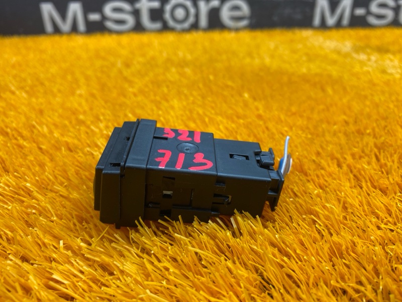 Кнопка подогрева сидений, 300 рублей, Красноярск