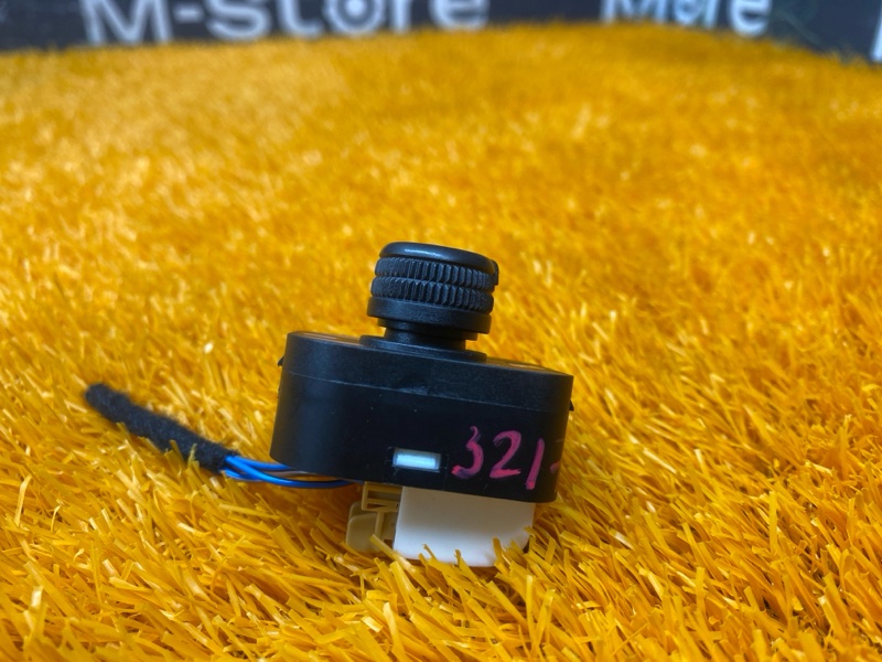 Кнопка регулировки зеркал, 500 рублей, Красноярск