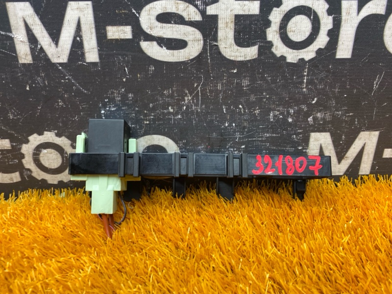 Кронштейн блока реле, 500 рублей, Красноярск