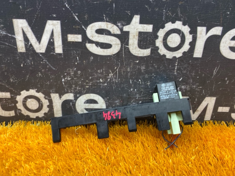 Кронштейн блока реле, 500 рублей, Красноярск