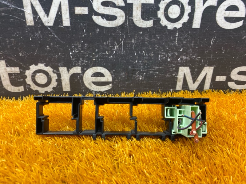 Кронштейн блока реле, 500 рублей, Красноярск