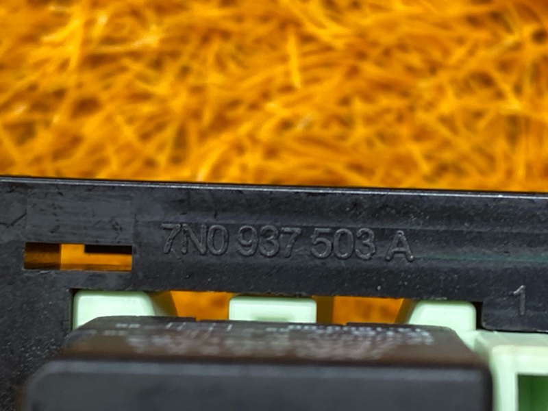 Кронштейн блока реле, 500 рублей, Красноярск