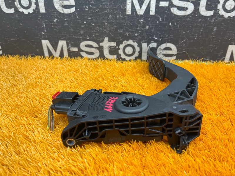 педаль газа, 500 рублей, Красноярск