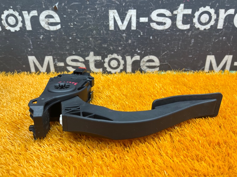 педаль газа, 500 рублей, Красноярск