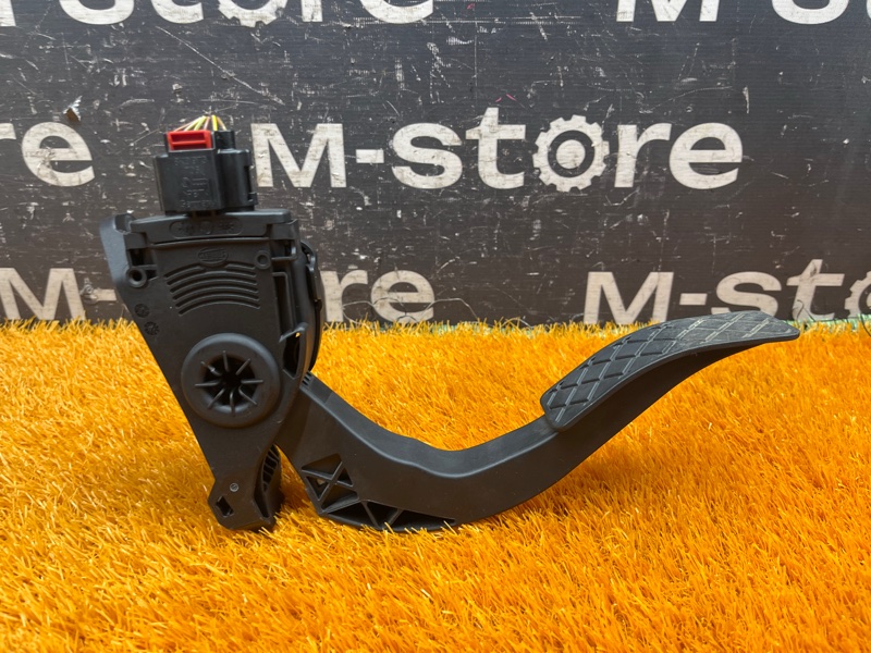 педаль газа, 500 рублей, Красноярск