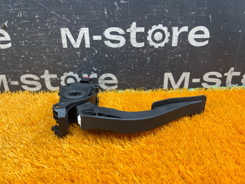 педаль газа, 500 рублей, Красноярск