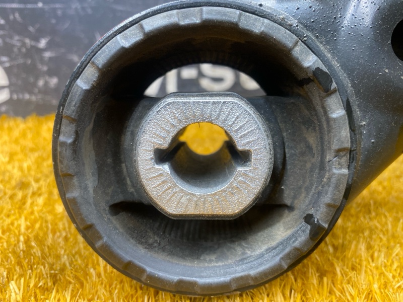 Балка поперечная (подрамник), 28000 рублей, Красноярск