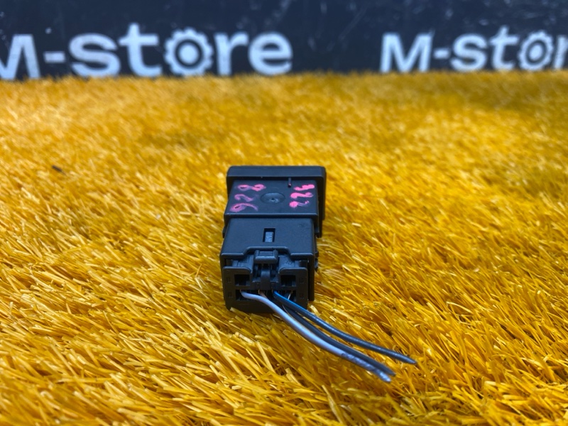 Кнопка подогрева сидений, 300 рублей, Красноярск