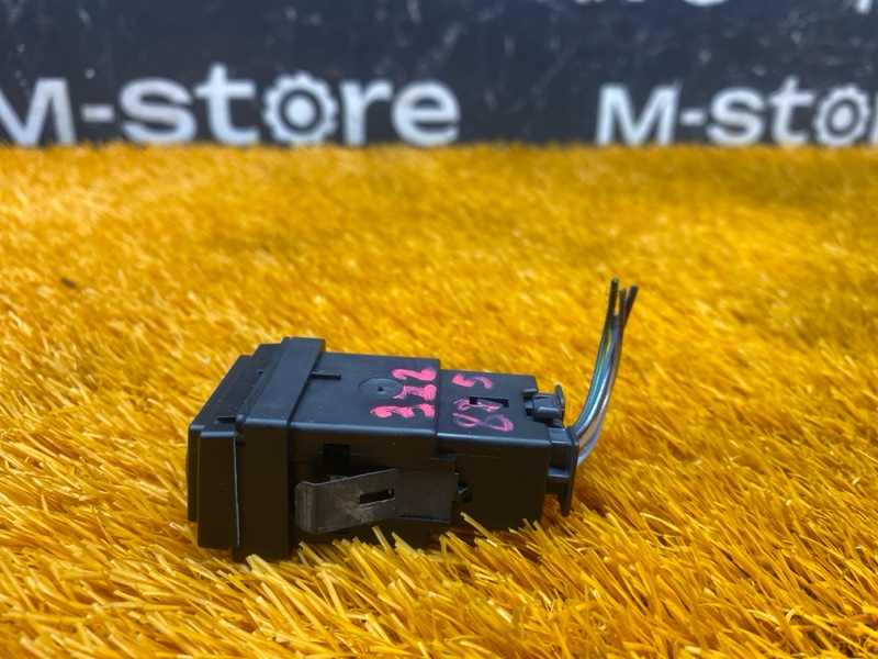 Кнопка подогрева сидений, 300 рублей, Красноярск