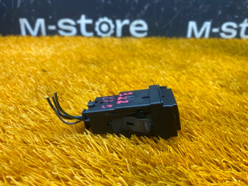 Кнопка подогрева сидений, 300 рублей, Красноярск