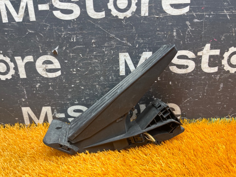 педаль газа, 1300 рублей, Красноярск