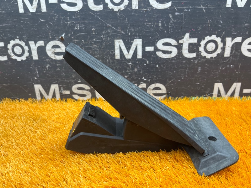 педаль газа, 1300 рублей, Красноярск