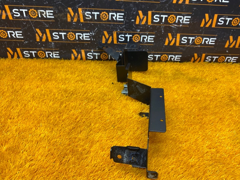 кронштейн, 300 рублей, Красноярск