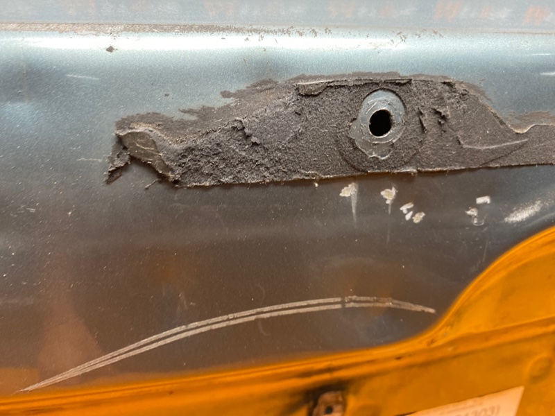 крышка багажника, 2000 рублей, Красноярск