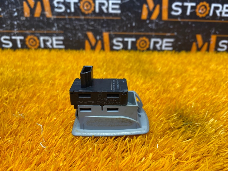 кнопка стеклоподъемника, 500 рублей, Красноярск