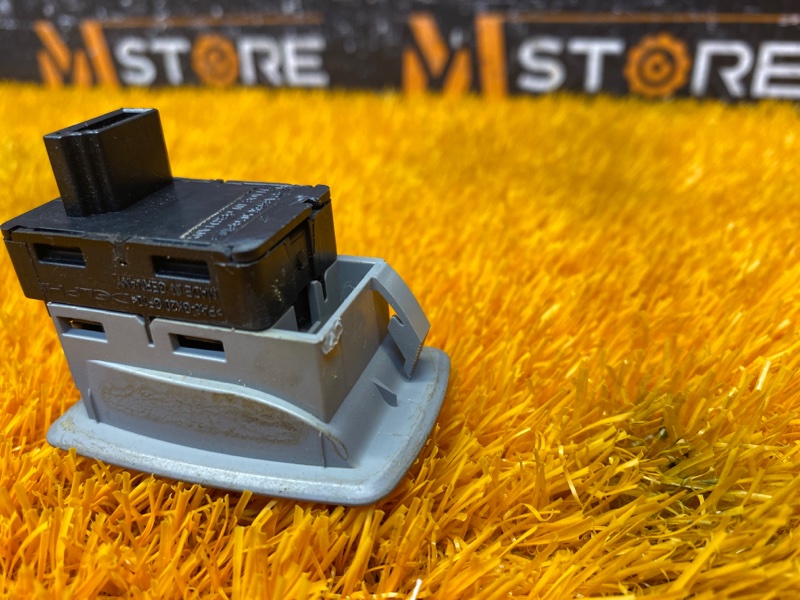 кнопка стеклоподъемника, 500 рублей, Красноярск