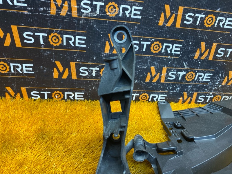 кронштейн фары, 7600 рублей, Красноярск