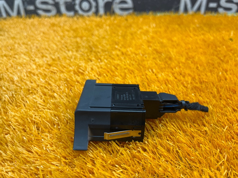 Кнопка корректора фар, 200 рублей, Красноярск