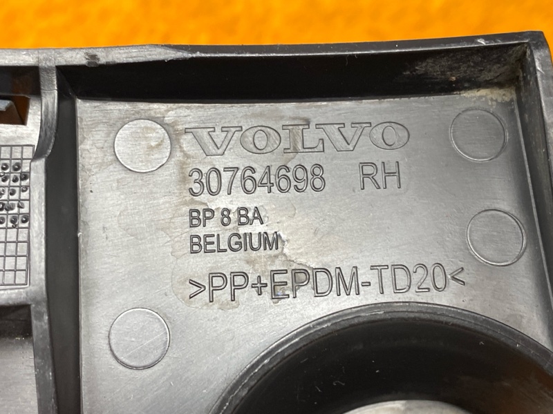 крепление бампера, 950 рублей, Красноярск