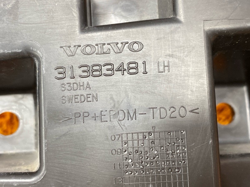 крепление бампера, 500 рублей, Красноярск