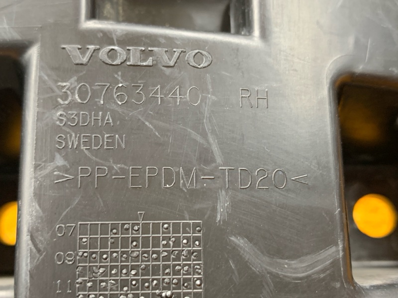 крепление бампера, 500 рублей, Красноярск