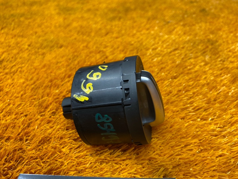 Переключатель света фар, 2000 рублей, Красноярск