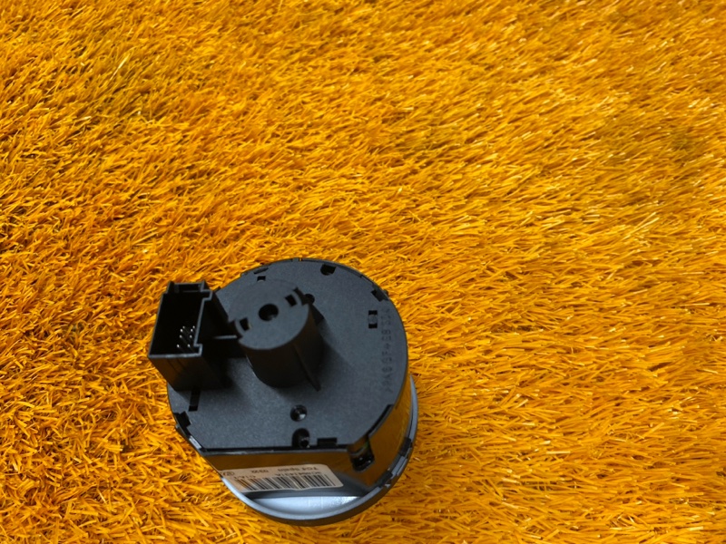 Переключатель света фар, 2000 рублей, Красноярск