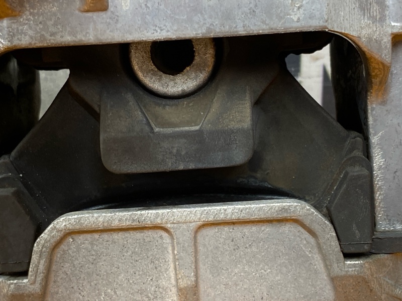 подушка двигателя, 2500 рублей, Красноярск