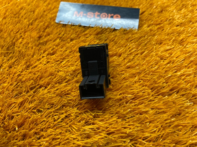 кнопка стеклоподъемника, 500 рублей, Красноярск