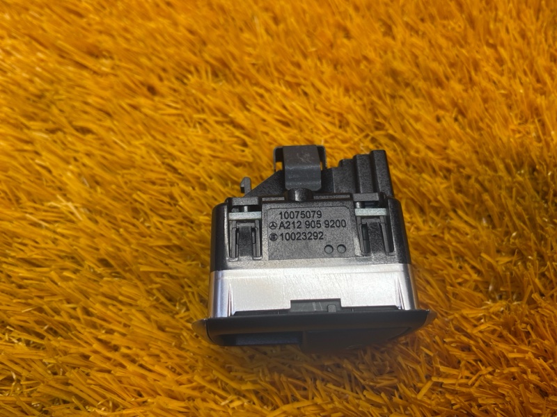 Кнопка открывания багажника, 350 рублей, Красноярск