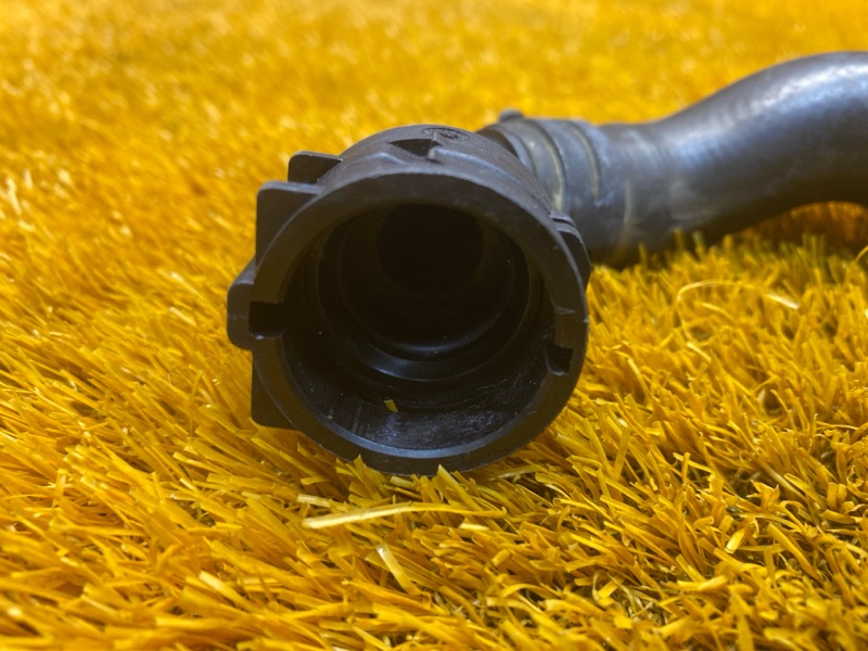 Патрубок системы охлаждения, 1000 рублей, Красноярск