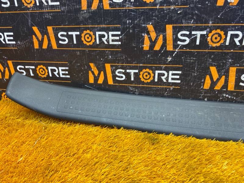 Накладка на порог салона, 400 рублей, Красноярск