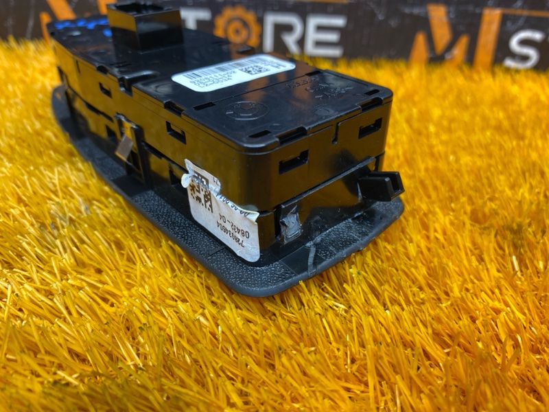 Блок управления стеклоподъемниками, 1000 рублей, Красноярск