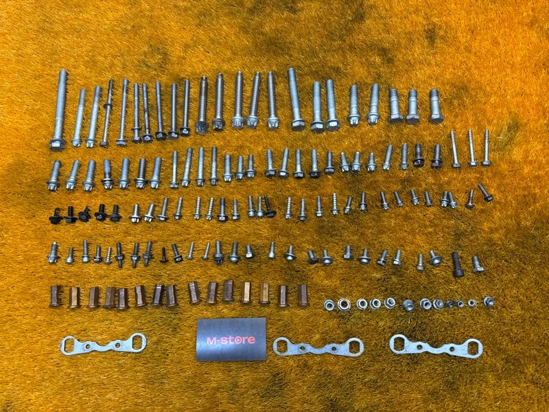 Болты и гайки ДВС, 1000 рублей, Красноярск