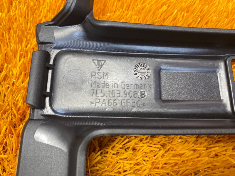 крышка двигателя, 1000 рублей, Красноярск