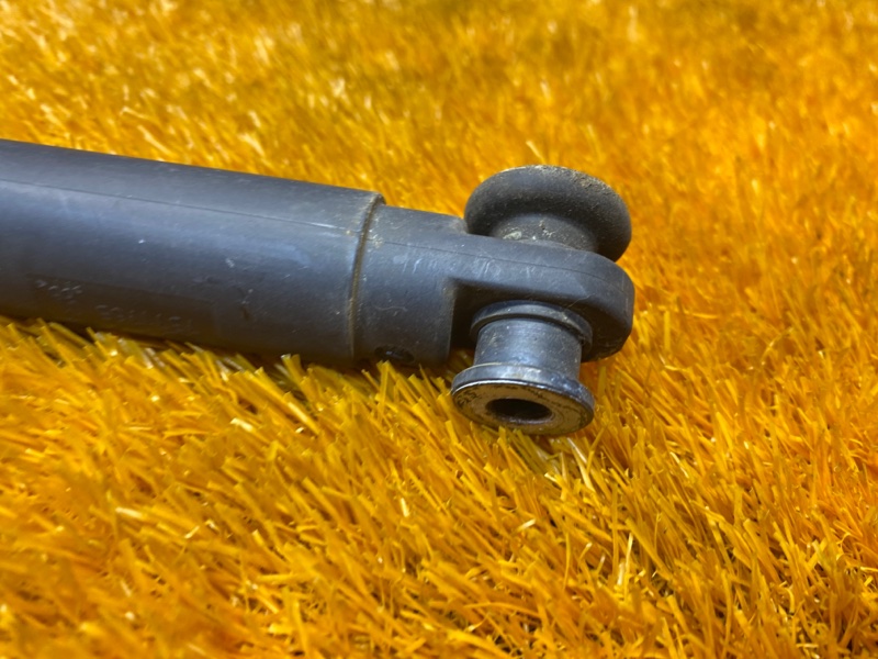 амортизатор багажника, 850 рублей, Красноярск