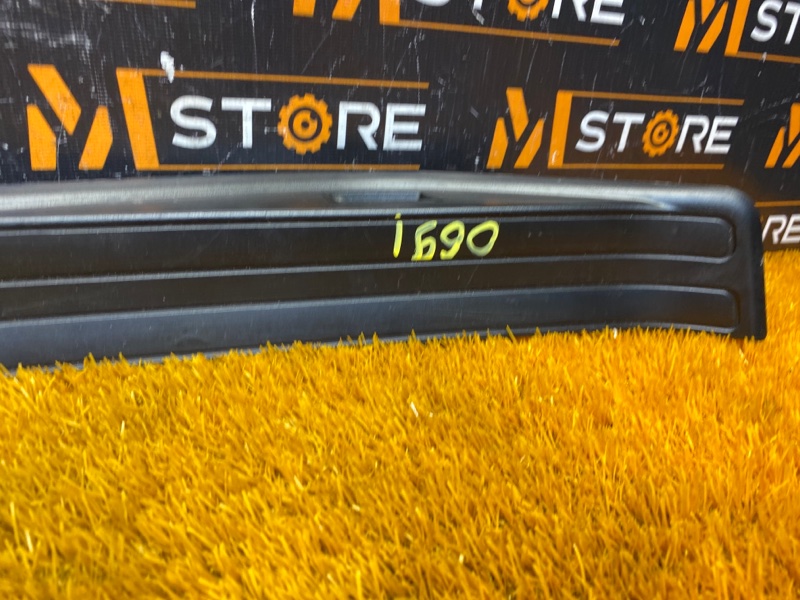 Накладка на порог салона, 360 рублей, Красноярск