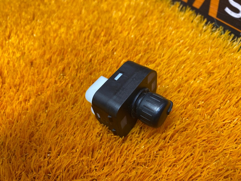 Кнопка регулировки зеркал, 300 рублей, Красноярск