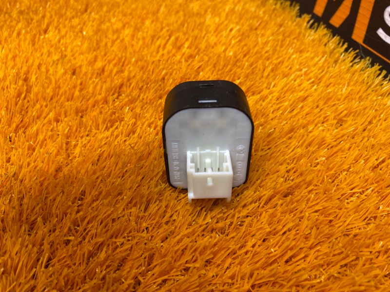 Кнопка регулировки зеркал, 300 рублей, Красноярск