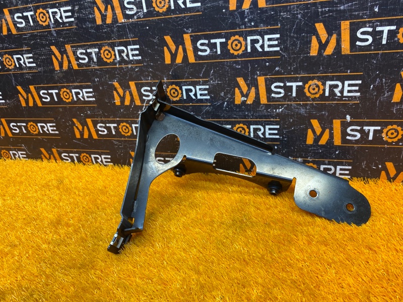 крепление бампера, 810 рублей, Красноярск