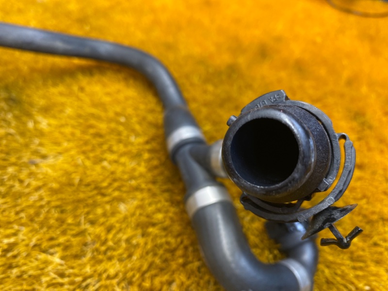 Патрубок системы охлаждения, 1000 рублей, Красноярск