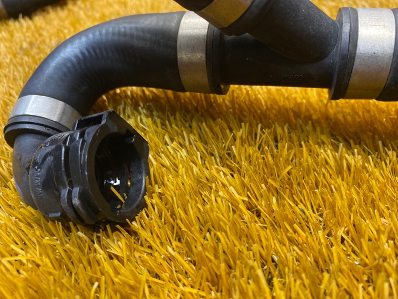 Патрубок системы охлаждения, 1000 рублей, Красноярск