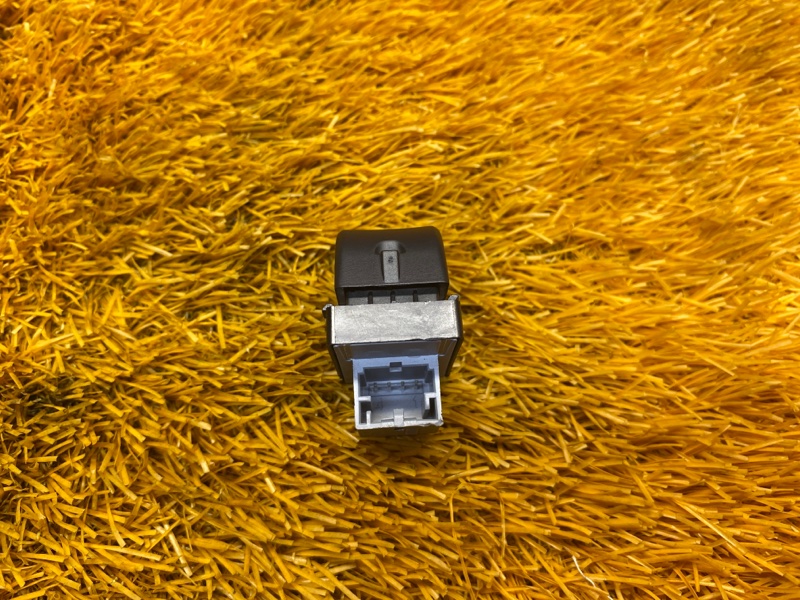 кнопка стеклоподъемника, 200 рублей, Красноярск