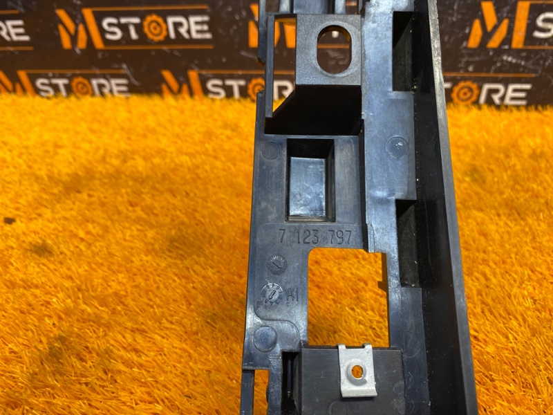 крепление бампера, 300 рублей, Красноярск