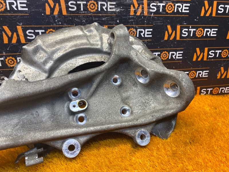 кулак поворотный, 1000 рублей, Красноярск