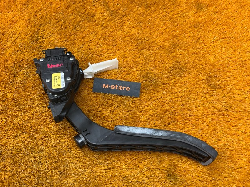 педаль газа, 1000 рублей, Красноярск