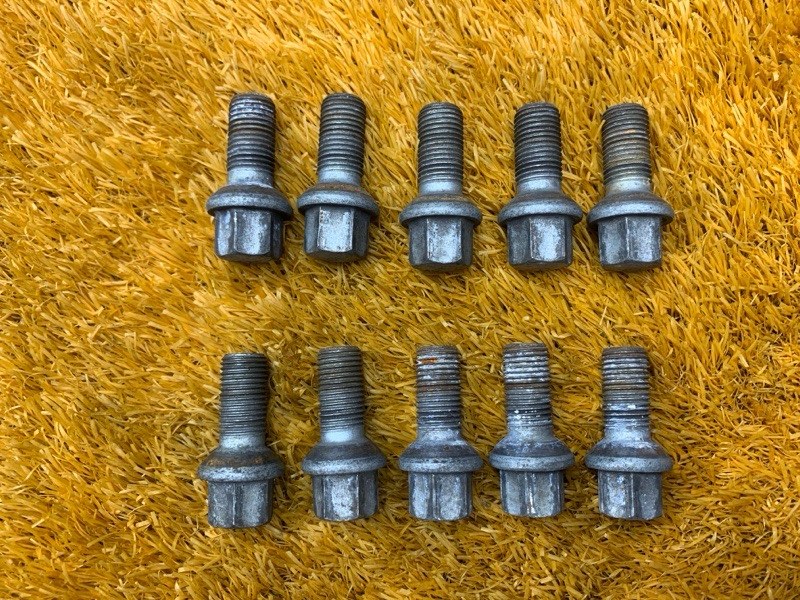 болт колесный, 2000 рублей, Красноярск